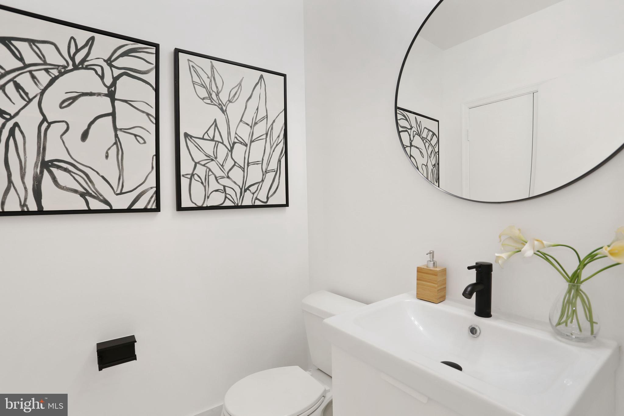 3299 K Street Northwest, Unit 702 Washington, DC 20007 - Photo 12 of 31 Half Bath