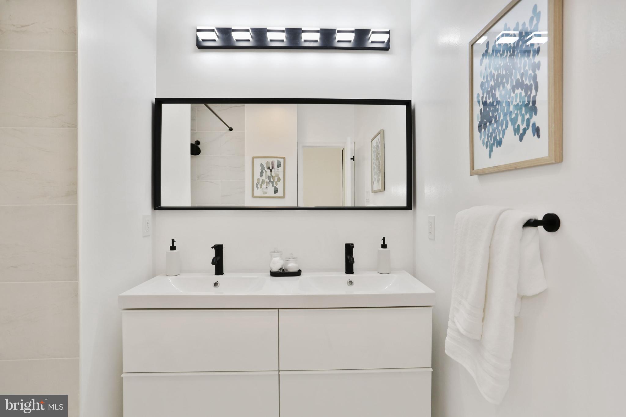 3299 K Street Northwest, Unit 702 Washington, DC 20007 - Photo 18 of 31 Primary Bathroom
