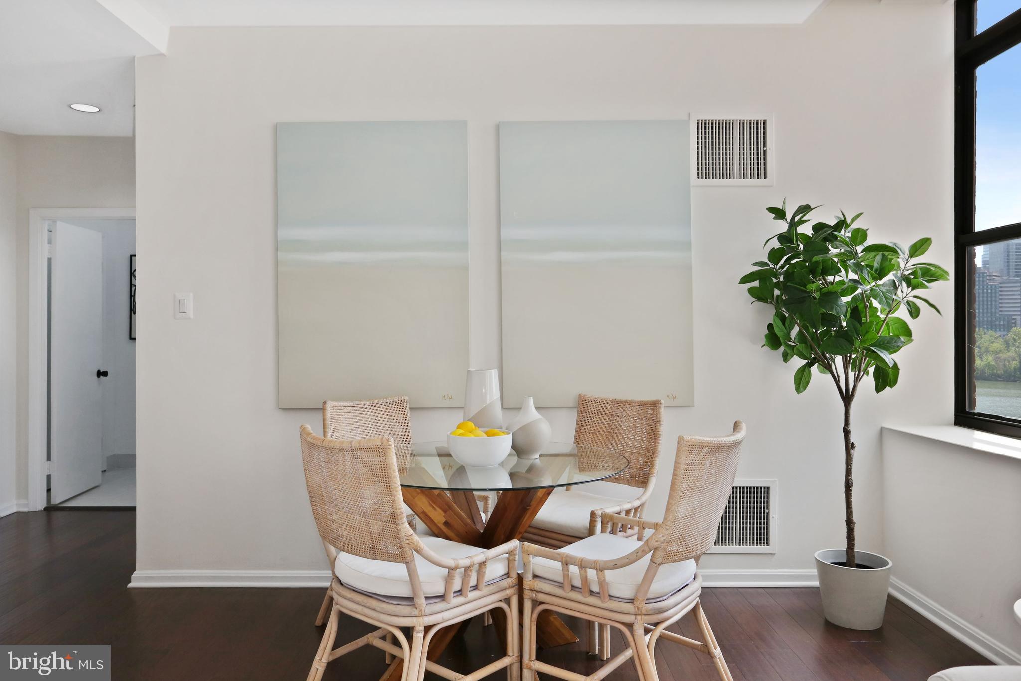 3299 K Street Northwest, Unit 702 Washington, DC 20007 - Photo 8 of 31 Dining Area