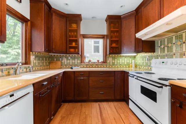 $679,000 | 183 Oakdene Avenue, Teaneck, NJ 07666