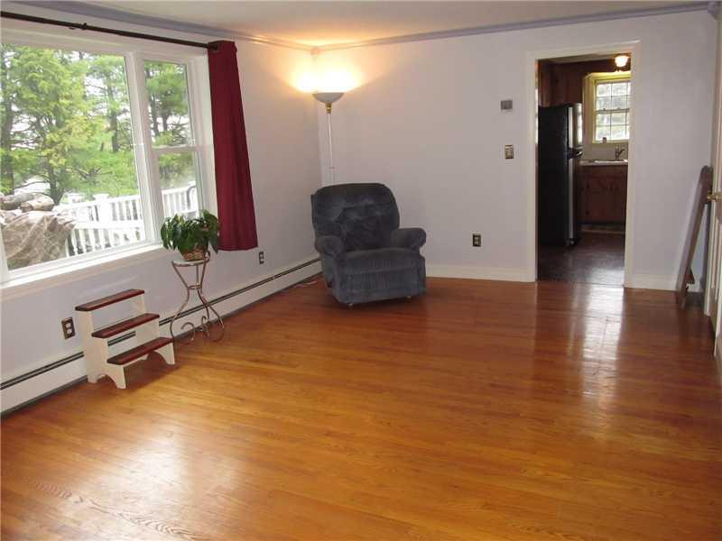 2 Hedgerow Drive Cumberland, ME 04021 - Photo 15 of 32 Living Room.