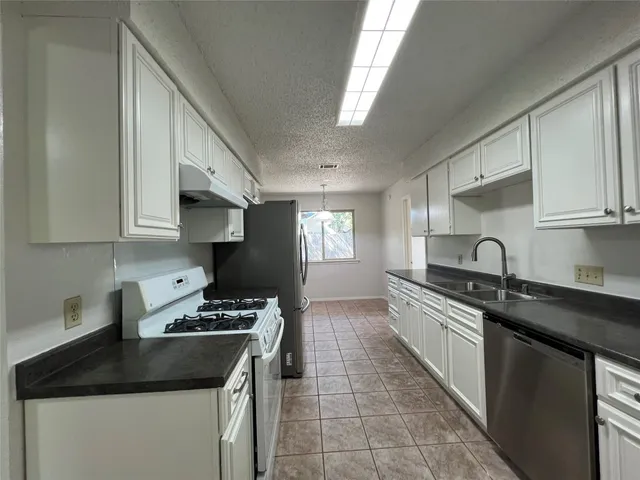 $2,250 | 11510 Powder Mill Trail, Austin, TX 78750