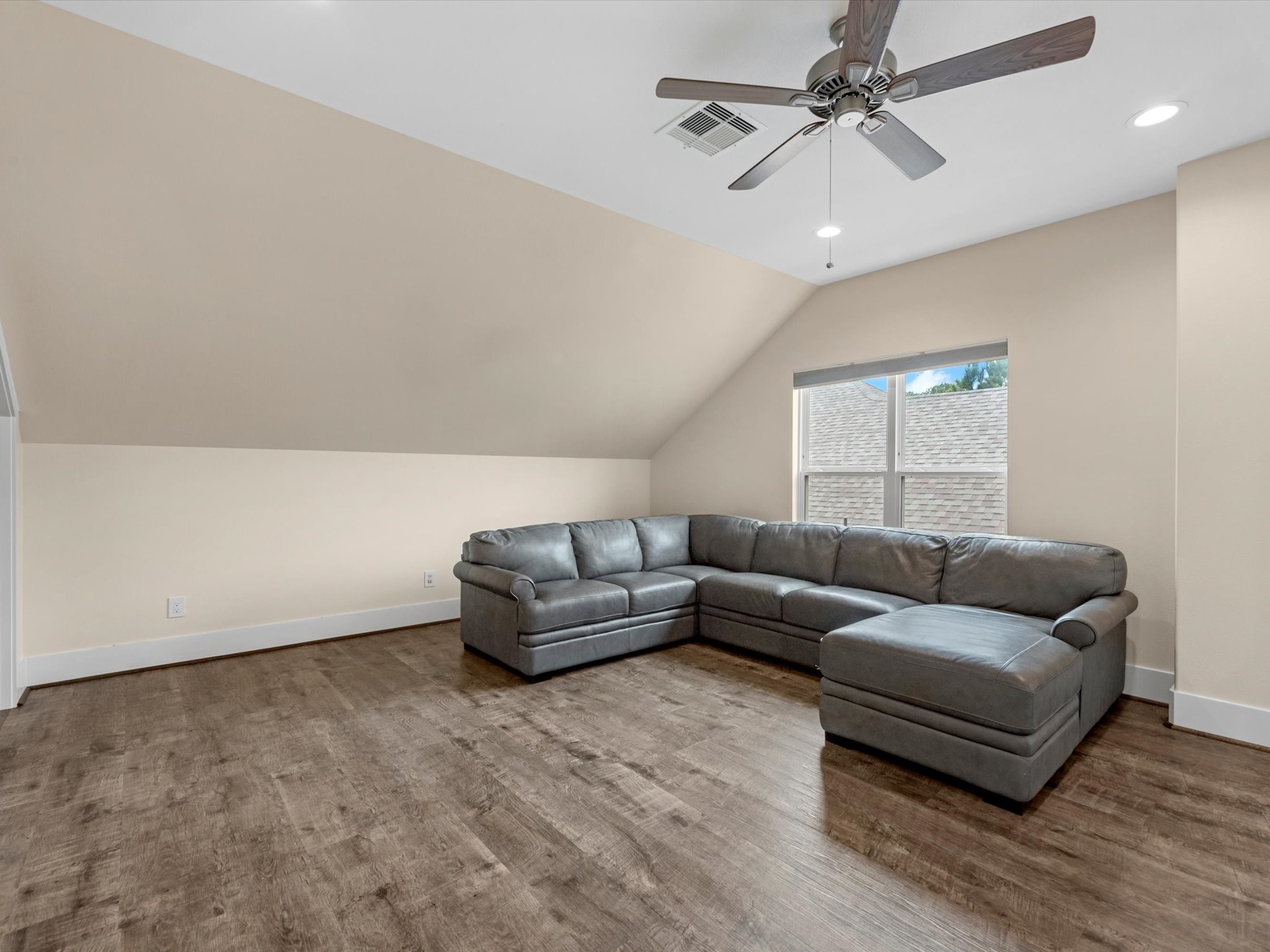 55 Red Harper Drive Spring, TX 77389 - Photo 16 of 28 a living room with furniture and a ceiling fan
