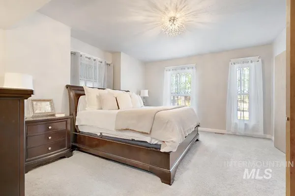 $362,000 | 85 West Washington Avenue, Cambridge, ID 83610