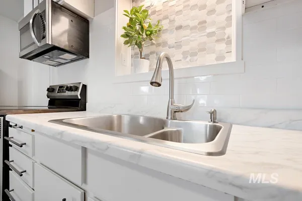 $362,000 | 85 West Washington Avenue, Cambridge, ID 83610