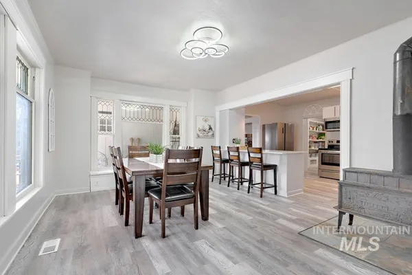 $362,000 | 85 West Washington Avenue, Cambridge, ID 83610