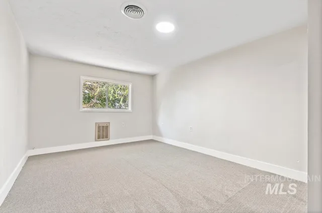 $367,000 | 85 West Washington Avenue, Cambridge, ID 83610