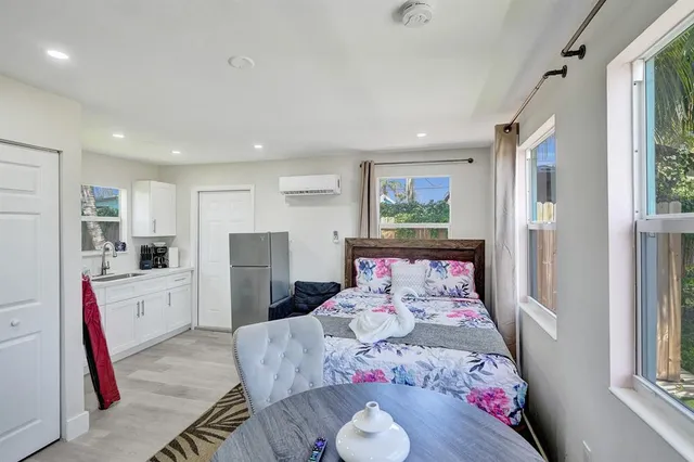 $1,095 | 8047 Northwest 1st Place, Unit 3, Miami, FL 33150