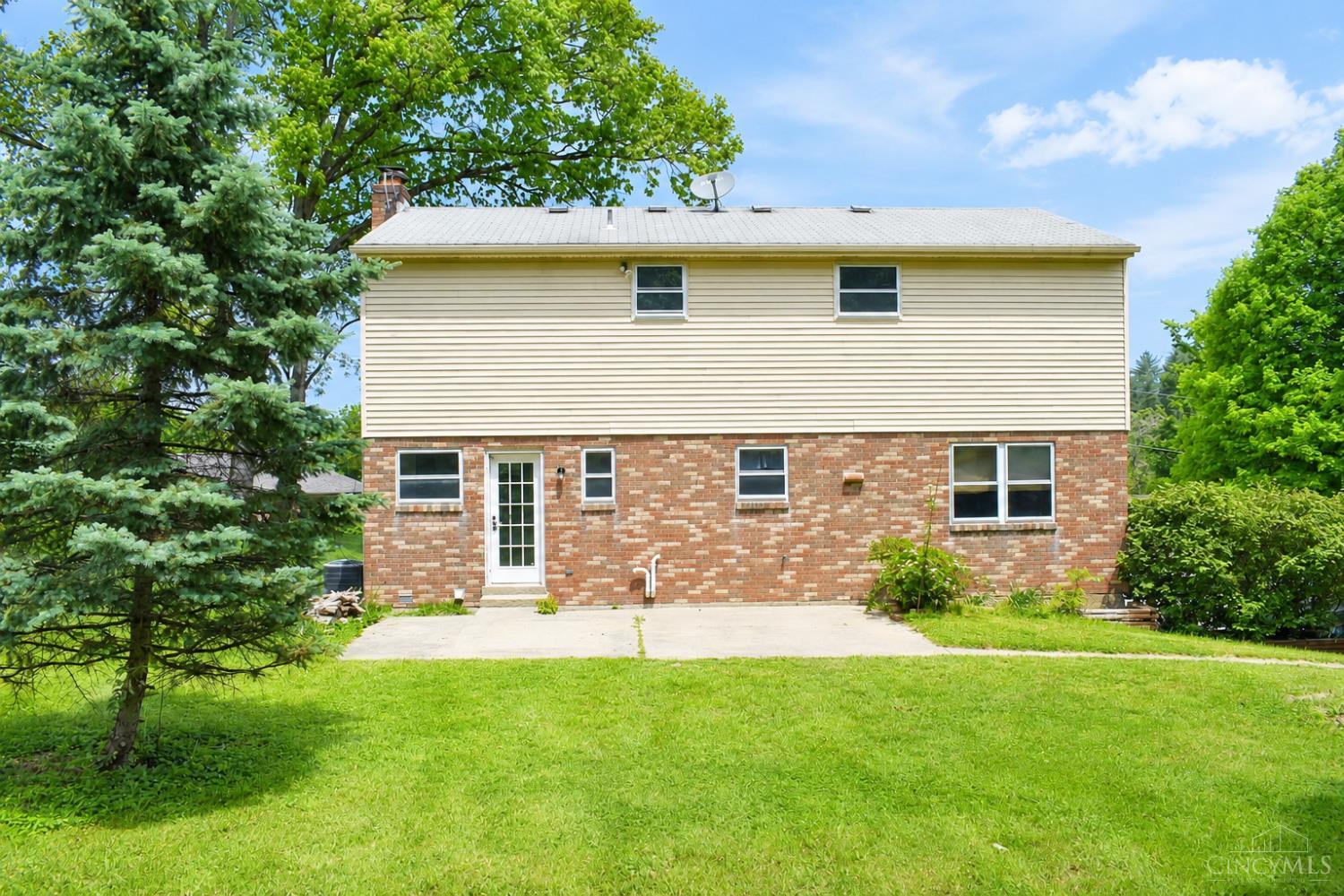 4357 Hubble Road Cincinnati, OH 45247 - Photo 3 of 23