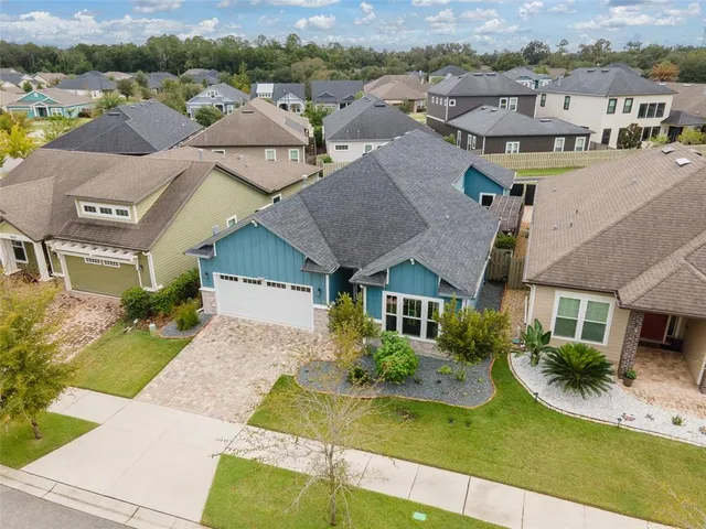a view of a pathway of a house