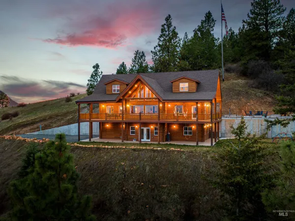 $1,385,000 | 1003 Katnook Lane, Moscow, ID 83843