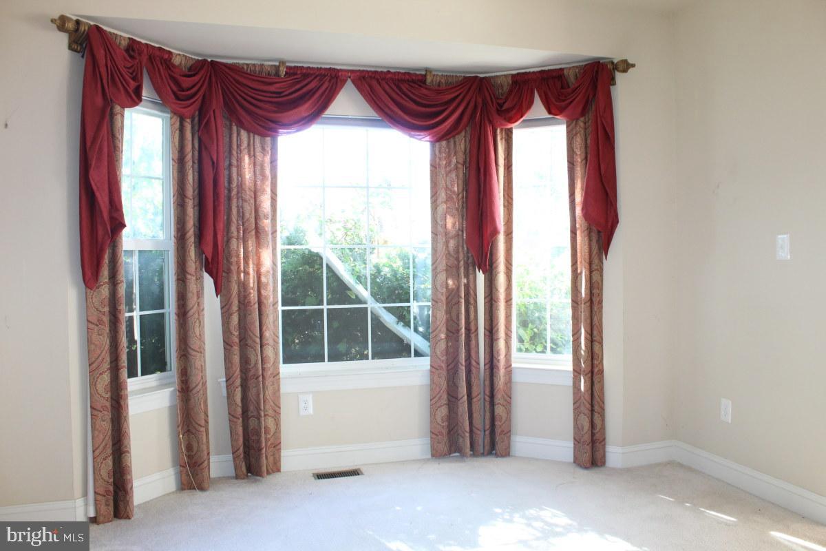140 Ryans Run Sicklerville, NJ 08081 - Photo 3 of 33