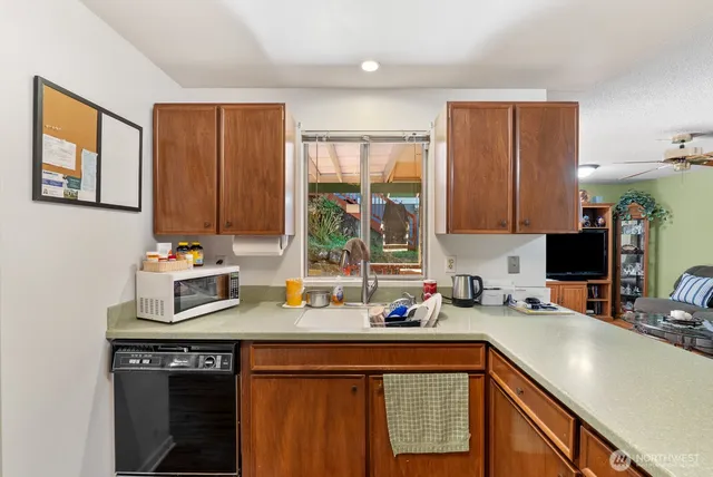 $639,000 | 2205 Blaine Circle Southeast, Renton, WA 98055