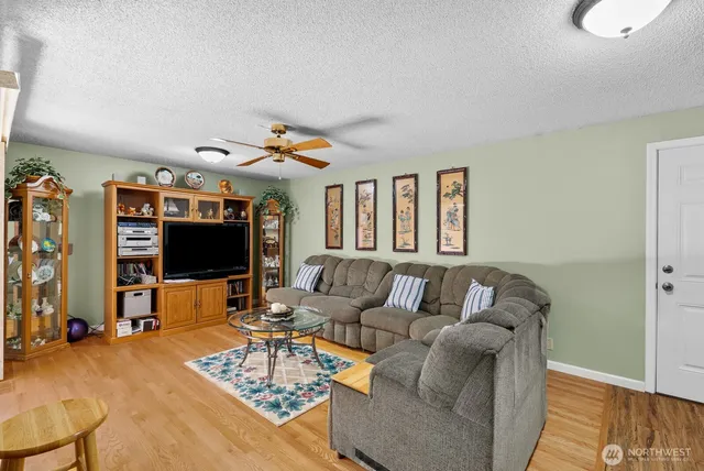 $639,000 | 2205 Blaine Circle Southeast, Renton, WA 98055