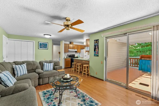 $639,000 | 2205 Blaine Circle Southeast, Renton, WA 98055