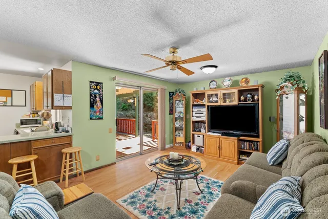 $639,000 | 2205 Blaine Circle Southeast, Renton, WA 98055