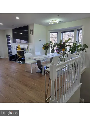 a black and white photo of a living room