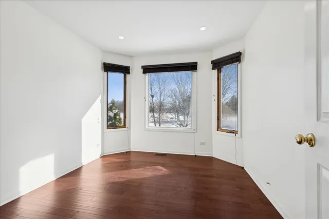 $2,295 | 1810 Fox Run Drive, Unit C, Elk Grove Village, IL 60007