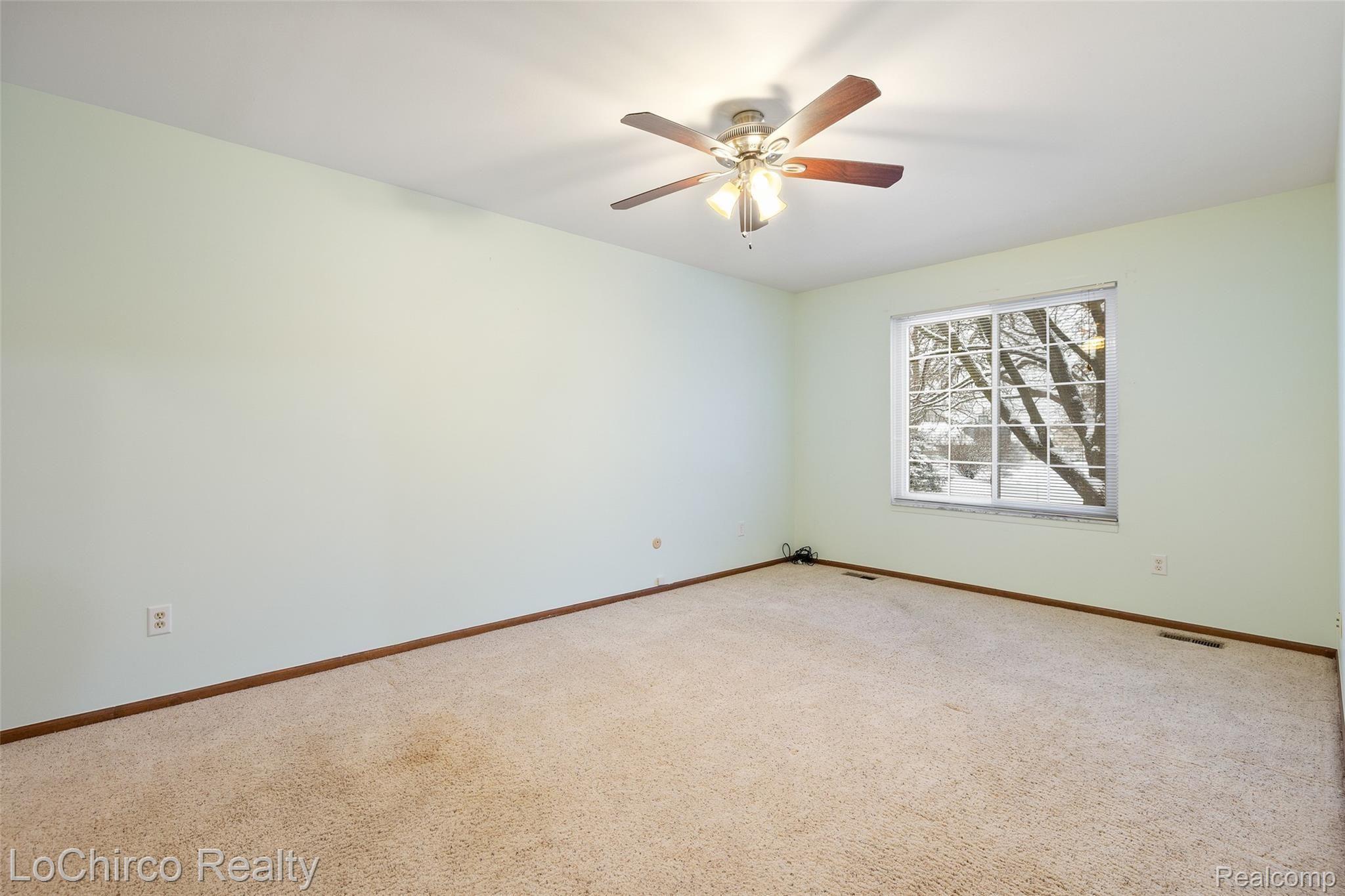 300 Meadow Bridge Drive, Unit 79 Rochester, MI 48307 - Photo 18 of 26 300 Meadow Bridge-19.jpg