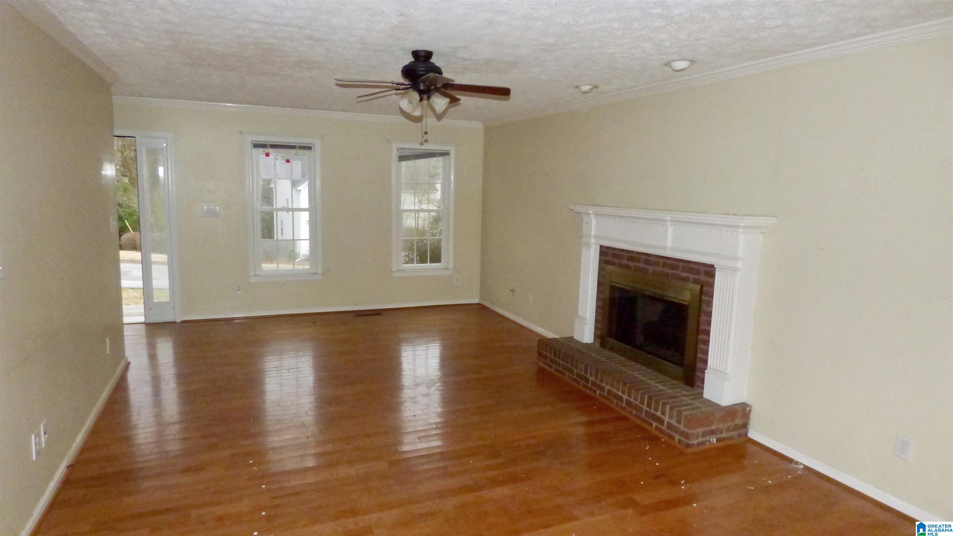 900 Falling Star Lane Alabaster, AL 35007 - Photo 3 of 19