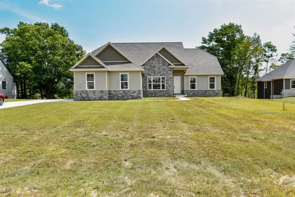$559,900 | 11290 Killarney Drive, Stanwood, MI 49346