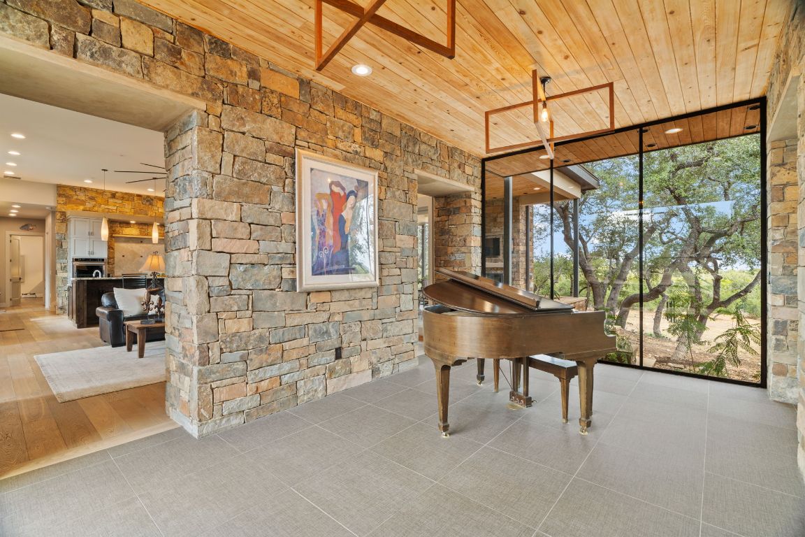 11400 Crumley Ranch Road Austin, TX 78738 - Photo 8 of 39