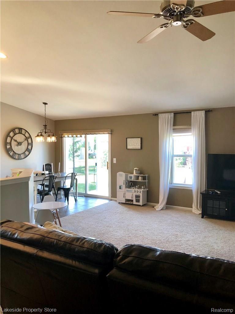 52250 Rivard Road New Baltimore, MI 48047 - Photo 5 of 27 IMG_E3281.JPG