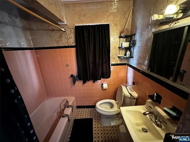 $400,000 | 538 Dietz Street, Roselle, NJ 07203