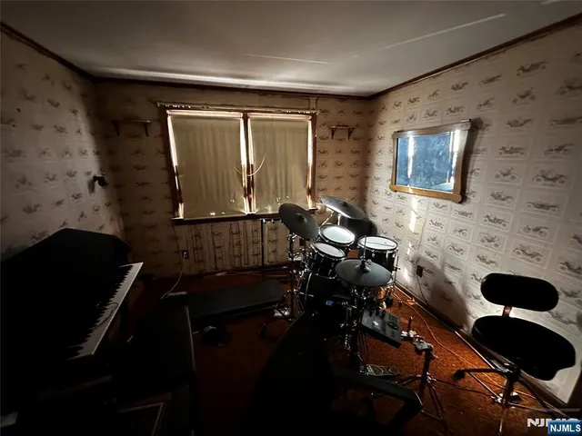 $400,000 | 538 Dietz Street, Roselle, NJ 07203