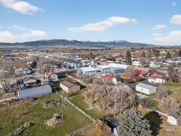$390,000 | 49 South 4th Street West, Preston, ID 83263