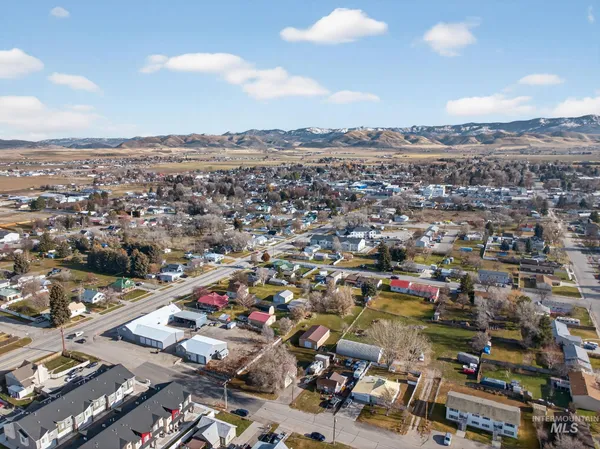 $390,000 | 49 South 4th Street West, Preston, ID 83263
