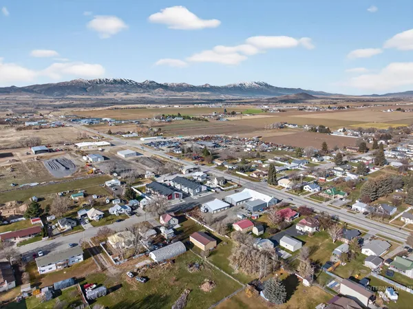 $390,000 | 49 South 4th Street West, Preston, ID 83263