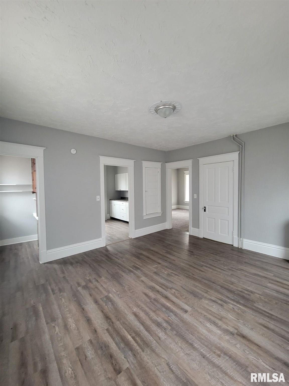 2004 15th Street Moline, IL 61265 - Photo 2 of 10 Gallery Image 2