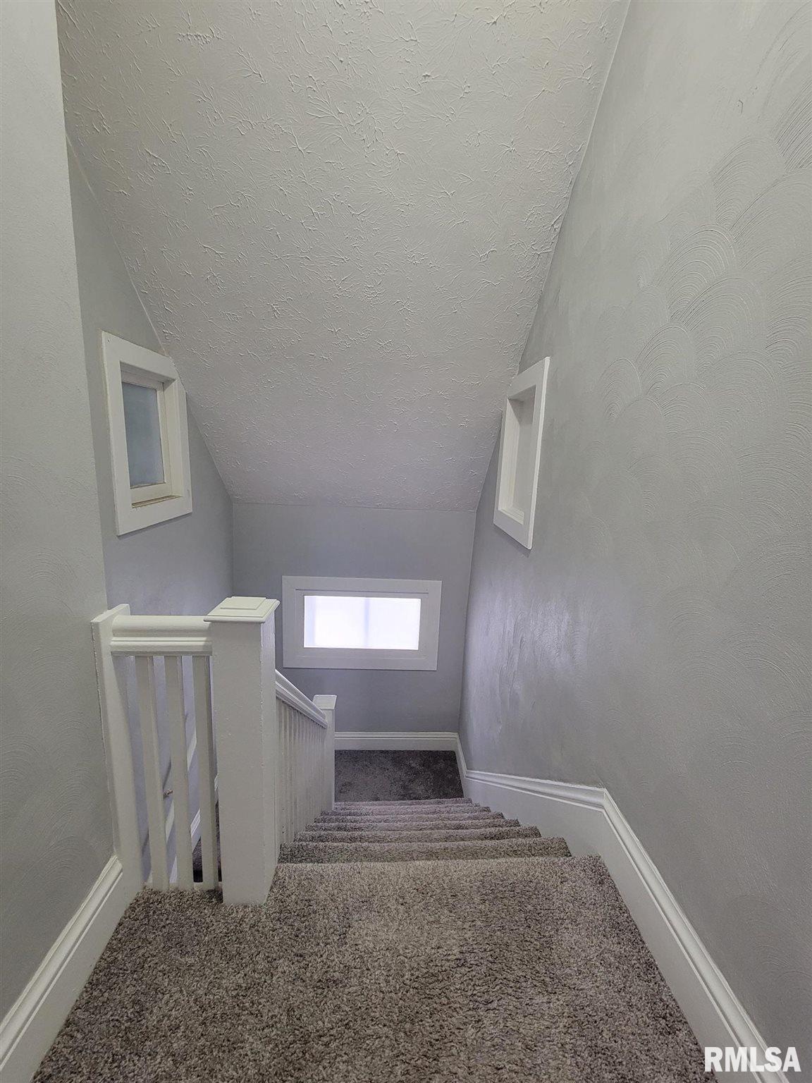 2004 15th Street Moline, IL 61265 - Photo 7 of 10 Gallery Image 7