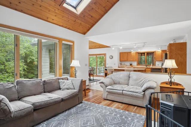 $599,900 | 263 Old Post Road, Newbury, NH 03255