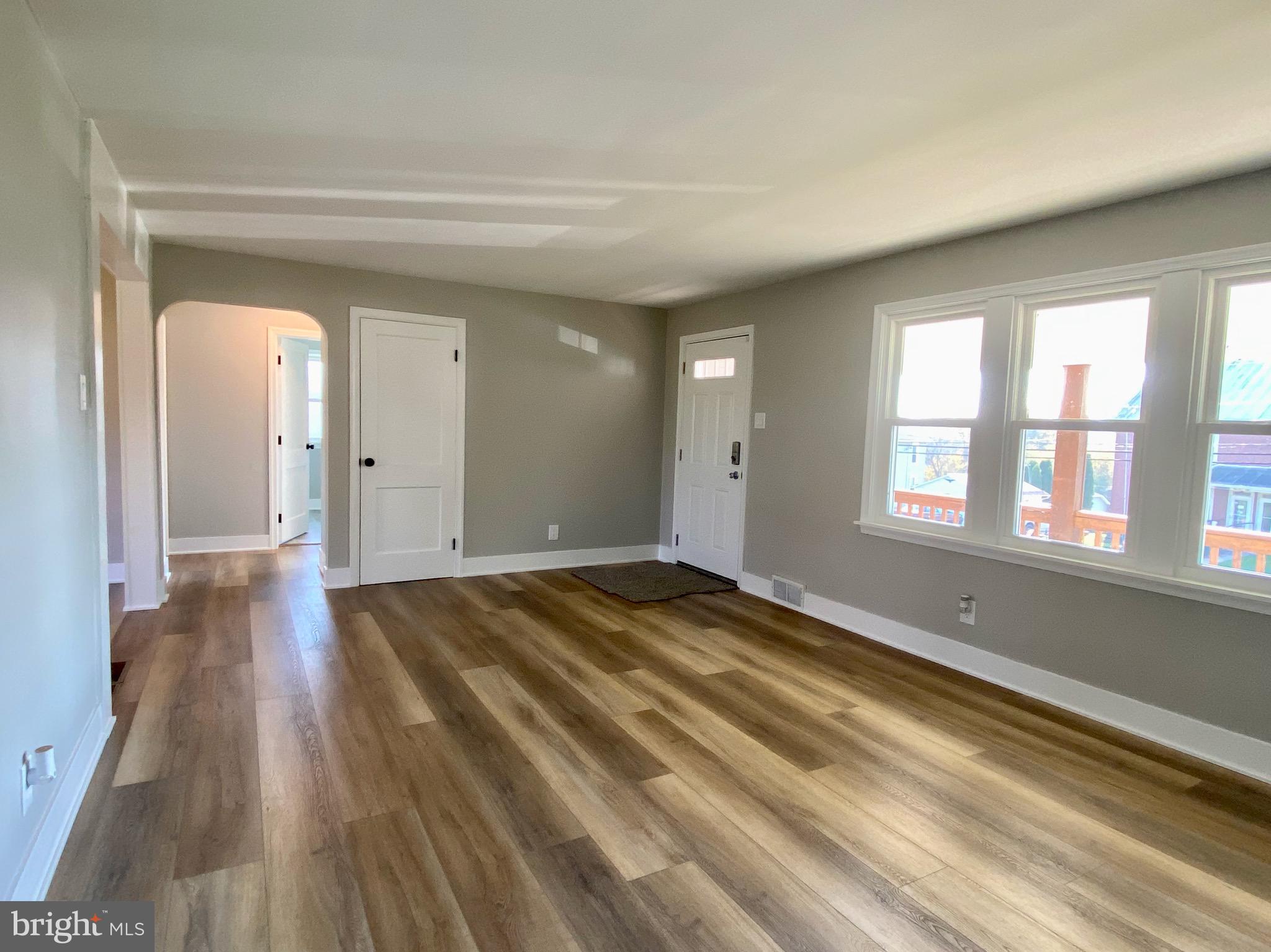 4475 East Prospect Road York, PA 17406 - Photo 6 of 29 LR