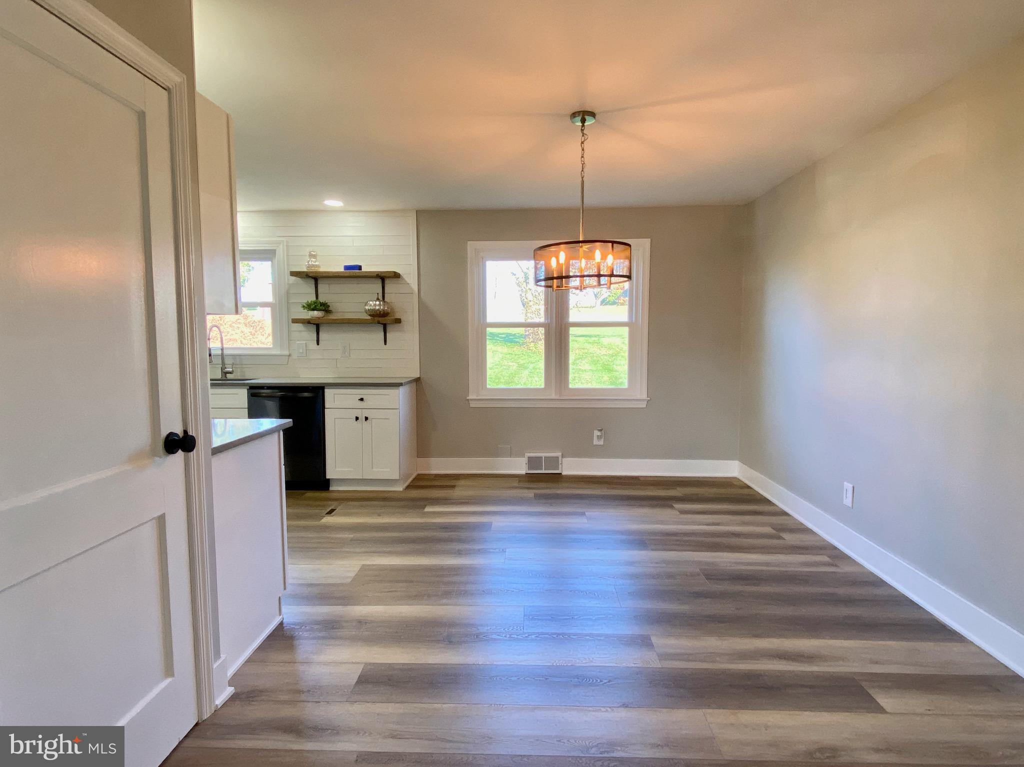 4475 East Prospect Road York, PA 17406 - Photo 7 of 29 Dining Area