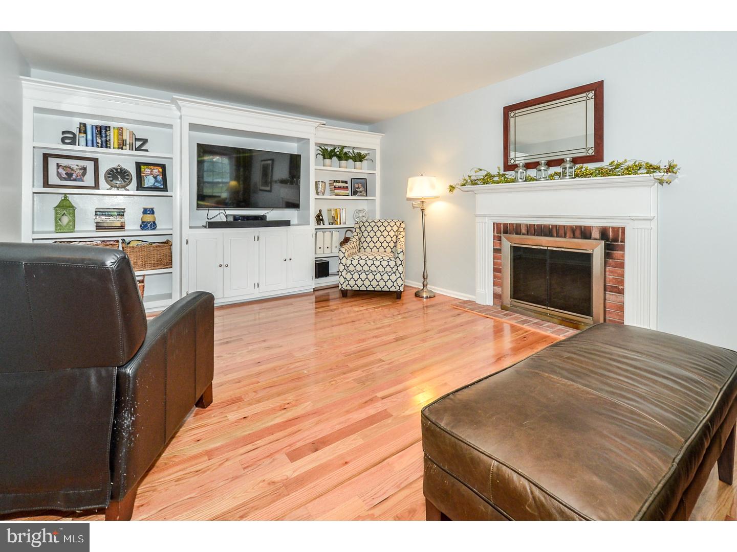 1588 Turk Road Warrington, PA 18976 - Photo 4 of 25 Living Room