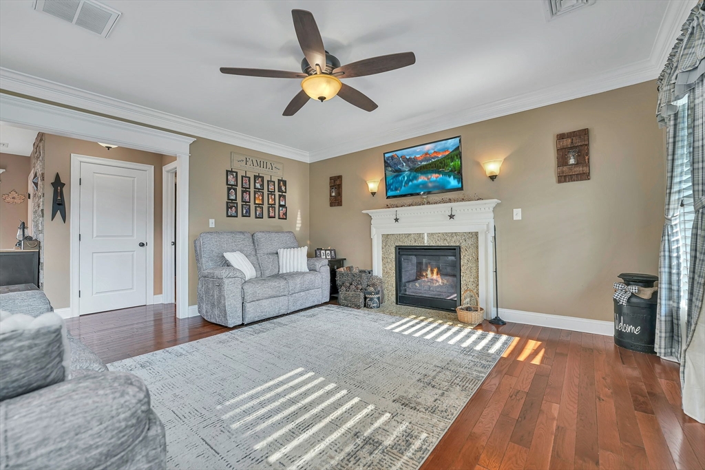 172 High Hill Road Swansea, MA 02777 - Photo 9 of 34 Gallery Image 9