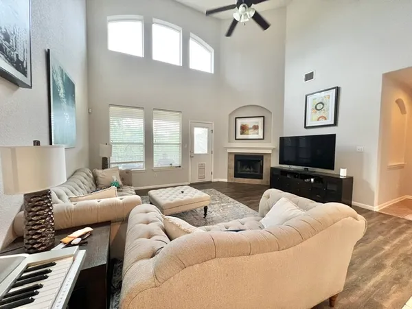 $3,100 | 12709 Lee Park Lane, Austin, TX 78732