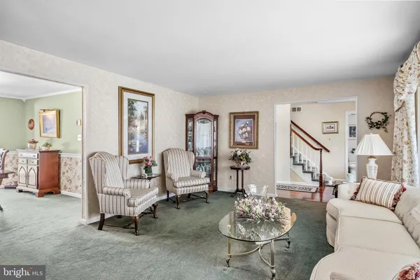 $575,000 | 102 Red Stone Ridge, Delran, NJ 08075