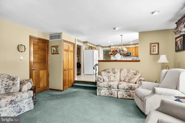 $575,000 | 102 Red Stone Ridge, Delran, NJ 08075