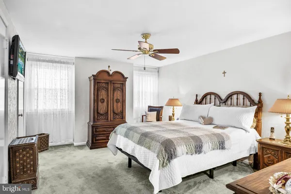 $575,000 | 102 Red Stone Ridge, Delran, NJ 08075