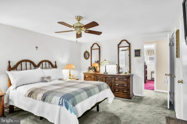 $575,000 | 102 Red Stone Ridge, Delran, NJ 08075