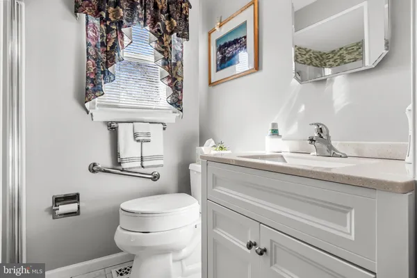 $575,000 | 102 Red Stone Ridge, Delran, NJ 08075