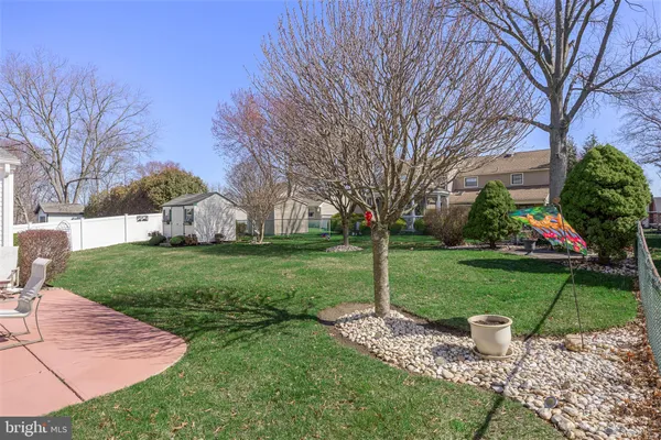 $575,000 | 102 Red Stone Ridge, Delran, NJ 08075