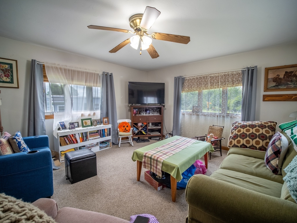 27 Clems Way Acushnet, MA 02743 - Photo 5 of 15 Gallery Image 5