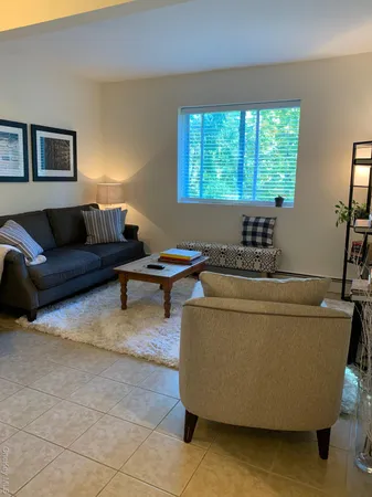 $2,000 | 23 Pearl Street, Unit 8, Livingston Manor, NY 12758