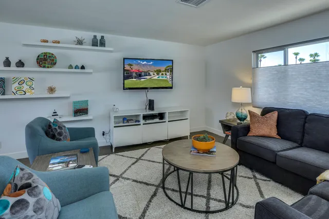 $899,000 | 490 East Molino Road, Palm Springs, CA 92262