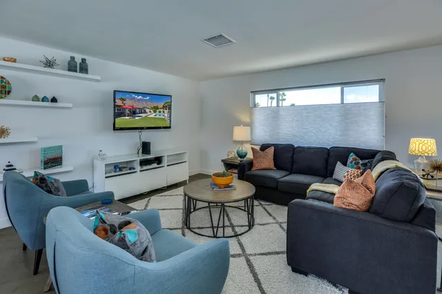 $899,000 | 490 East Molino Road, Palm Springs, CA 92262